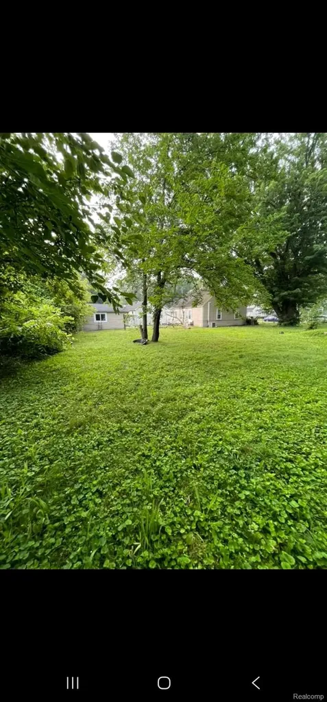29080 Powers Street Westland City MI 48186