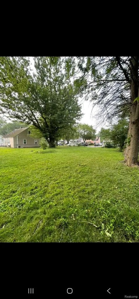 29080 Powers Street Westland City MI 48186
