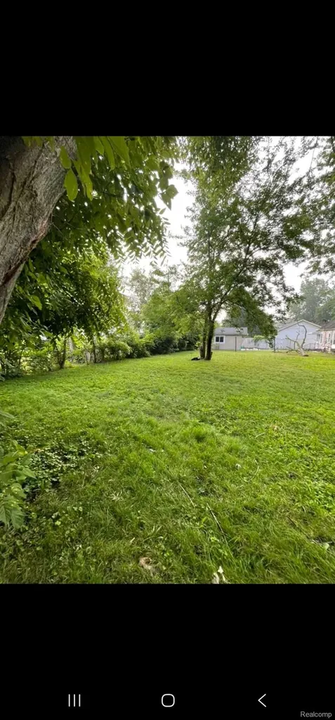 29080 Powers Street Westland City MI 48186