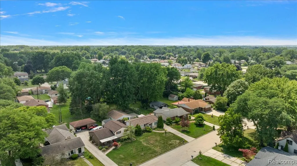 5242 Mansfield Avenue Sterling Heights City MI 48310