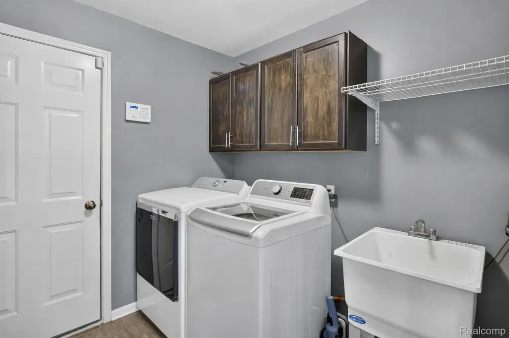 2557 Solace Drive Commerce Charter Township MI 48382