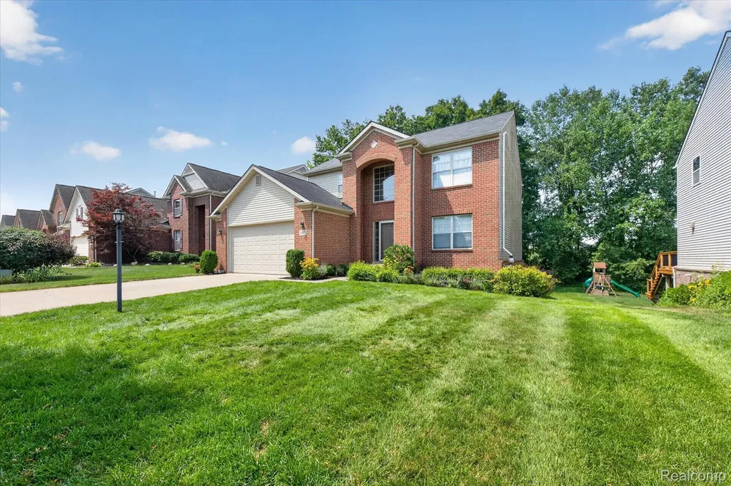 2557 Solace Drive Commerce Charter Township MI 48382