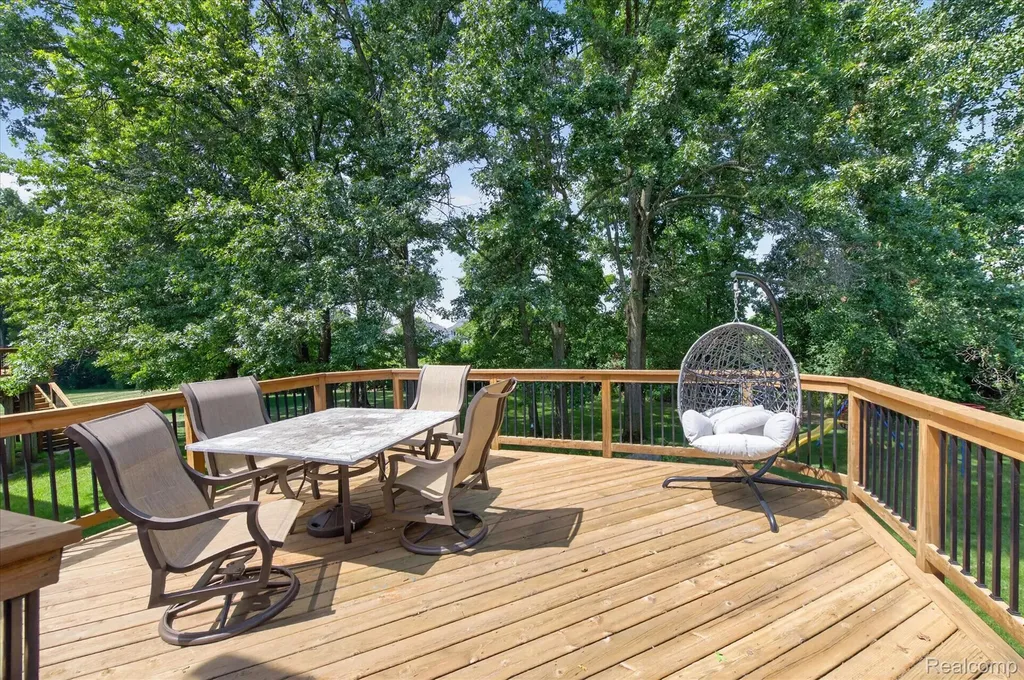 2557 Solace Drive Commerce Charter Township MI 48382