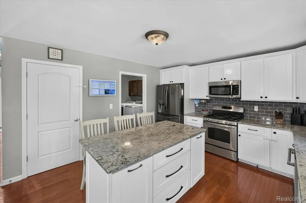 2557 Solace Drive Commerce Charter Township MI 48382