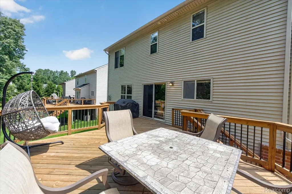 2557 Solace Drive Commerce Charter Township MI 48382