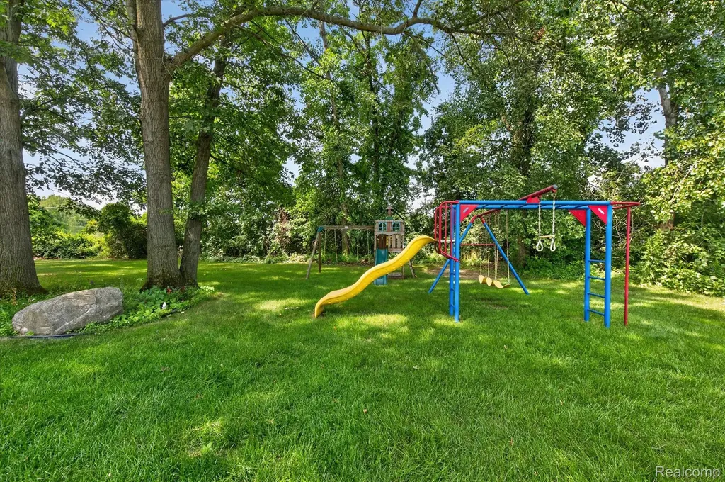 2557 Solace Drive Commerce Charter Township MI 48382