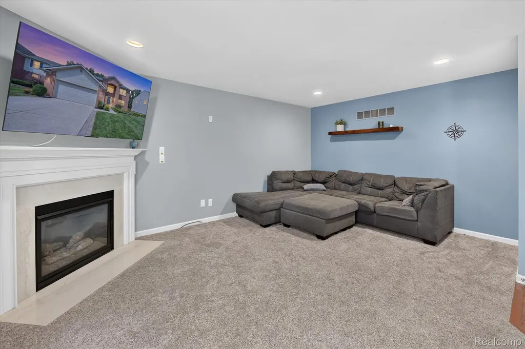 2557 Solace Drive Commerce Charter Township MI 48382
