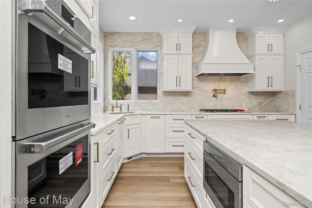 6411 Lapham Court Salem Township MI 48170