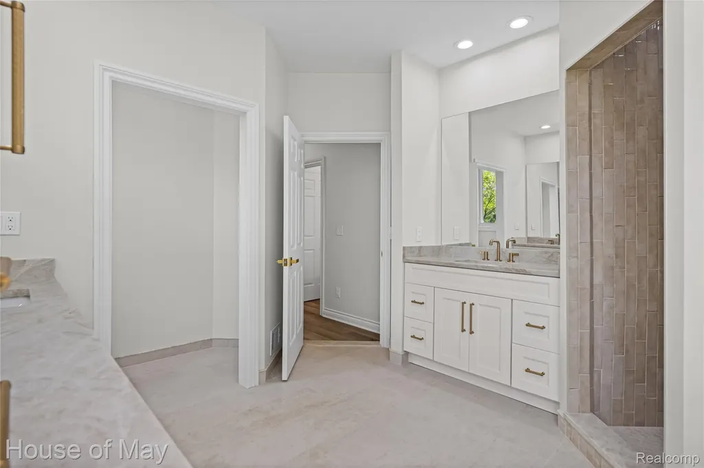 6411 Lapham Court Salem Township MI 48170