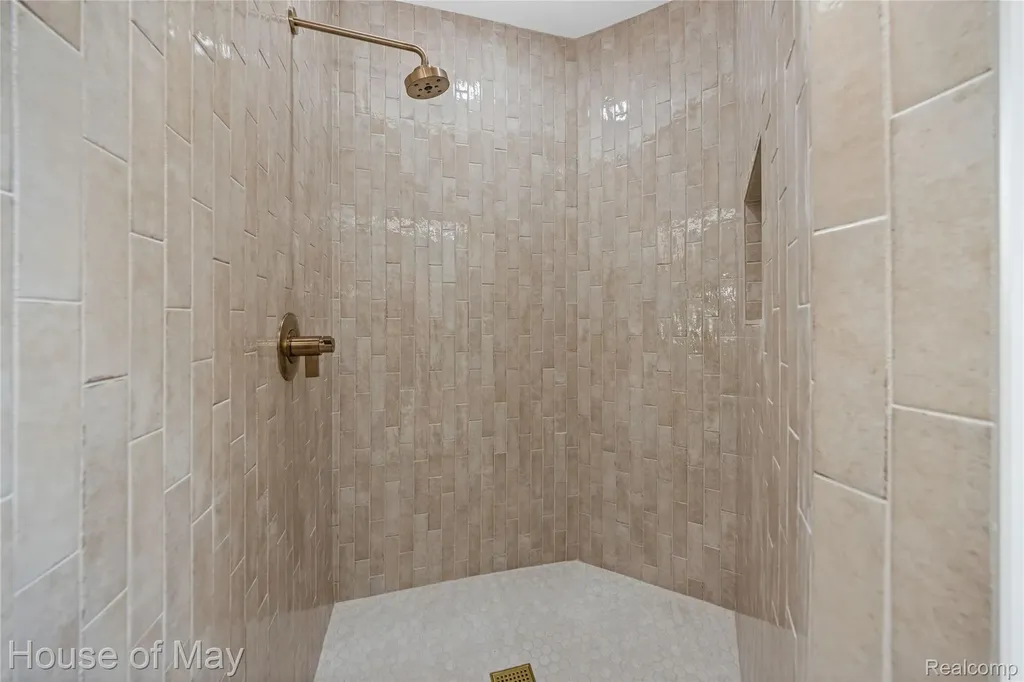 6411 Lapham Court Salem Township MI 48170