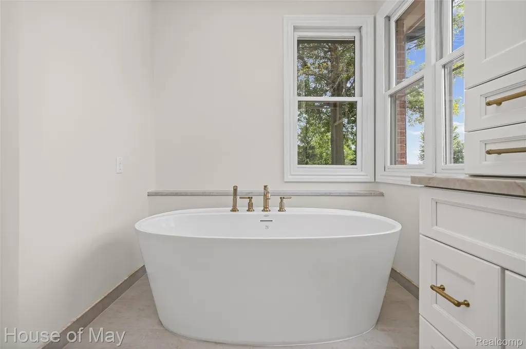 6411 Lapham Court Salem Township MI 48170