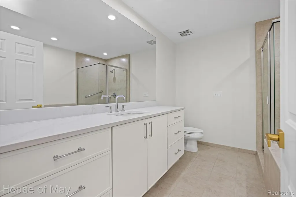 6411 Lapham Court Salem Township MI 48170