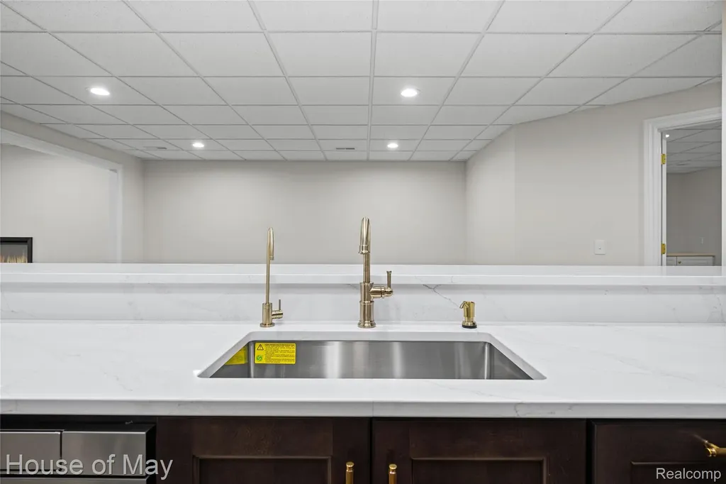 6411 Lapham Court Salem Township MI 48170