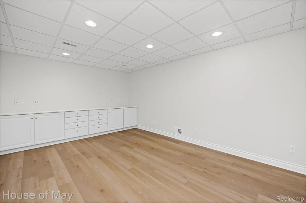 6411 Lapham Court Salem Township MI 48170