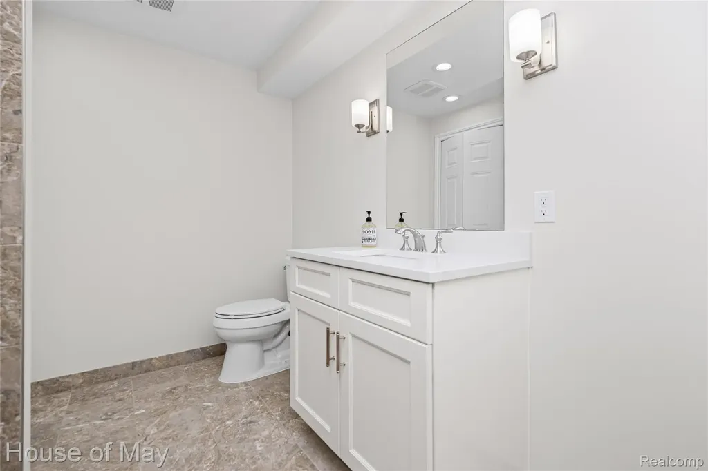 6411 Lapham Court Salem Township MI 48170