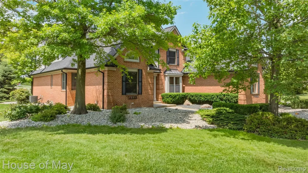 6411 Lapham Court Salem Township MI 48170
