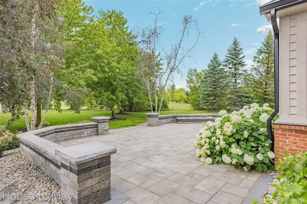 6411 Lapham Court Salem Township MI 48170