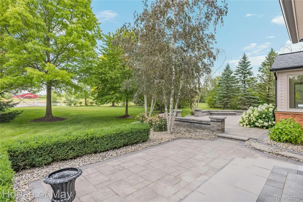 6411 Lapham Court Salem Township MI 48170