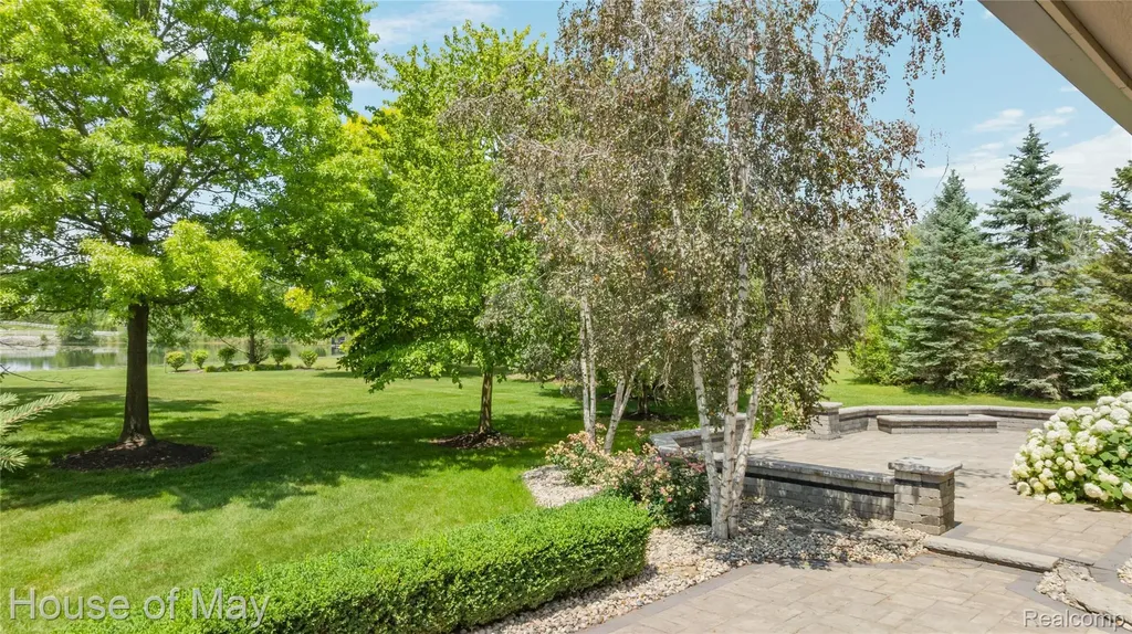 6411 Lapham Court Salem Township MI 48170