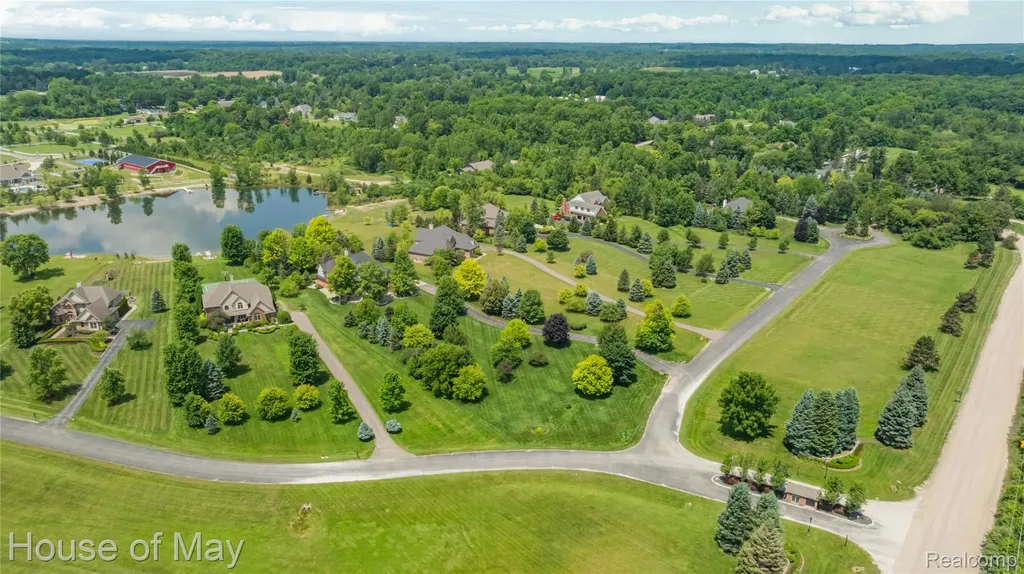 6411 Lapham Court Salem Township MI 48170