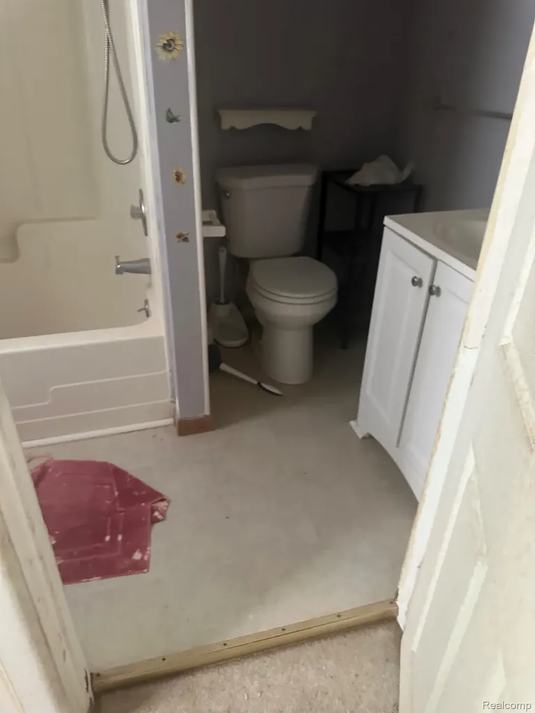 261 Fox Street Lapeer City MI 48446