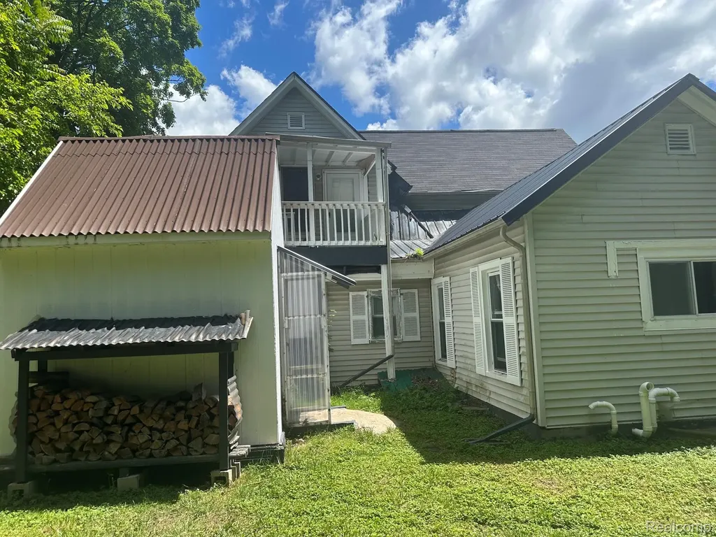 261 Fox Street Lapeer City MI 48446
