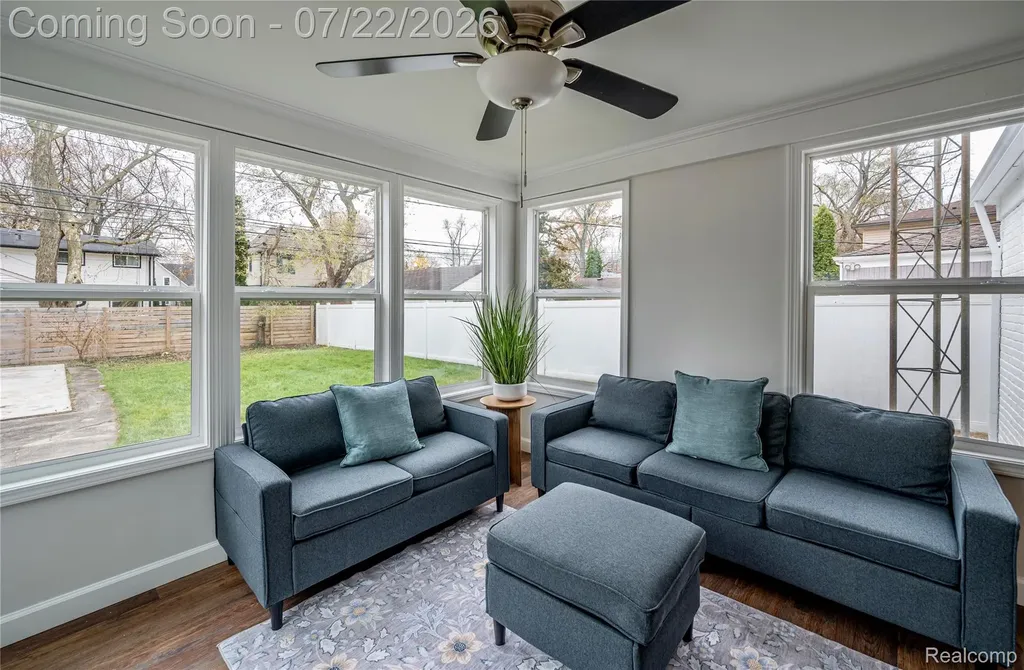 10425 Elgin Avenue Huntington Woods City MI 48070