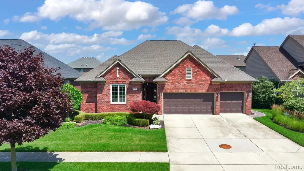 17785 Goldeneye Drive Clinton Charter Township MI 48038