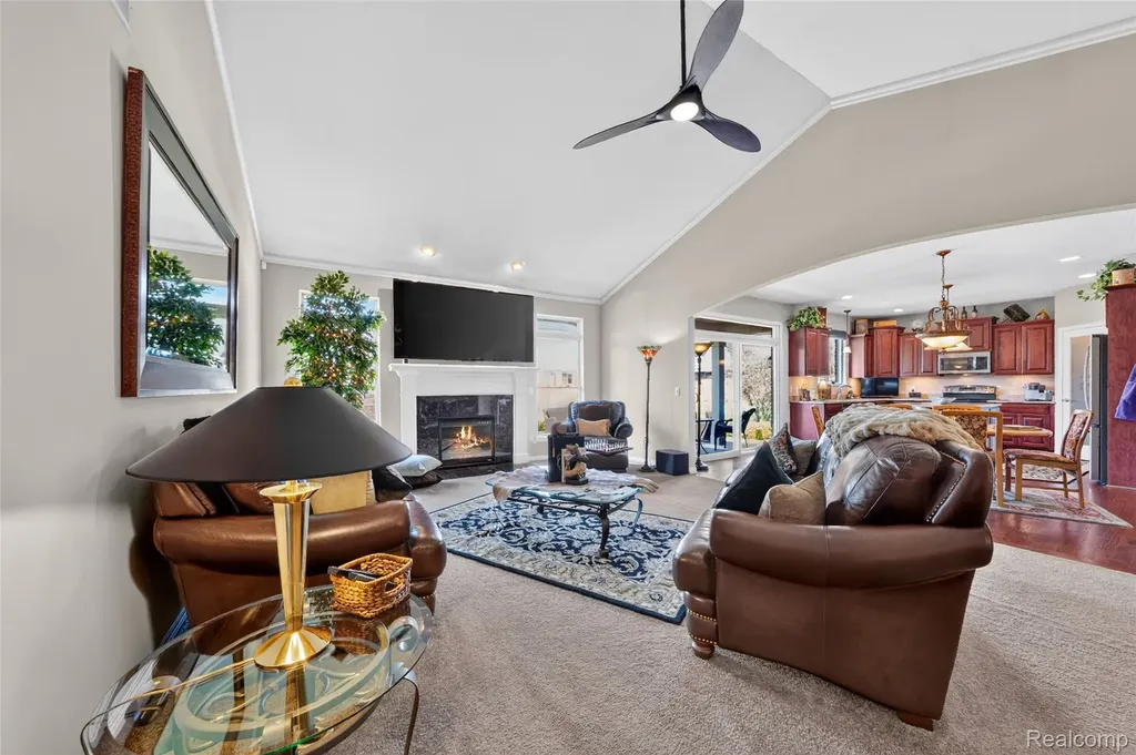 17785 Goldeneye Drive Clinton Charter Township MI 48038