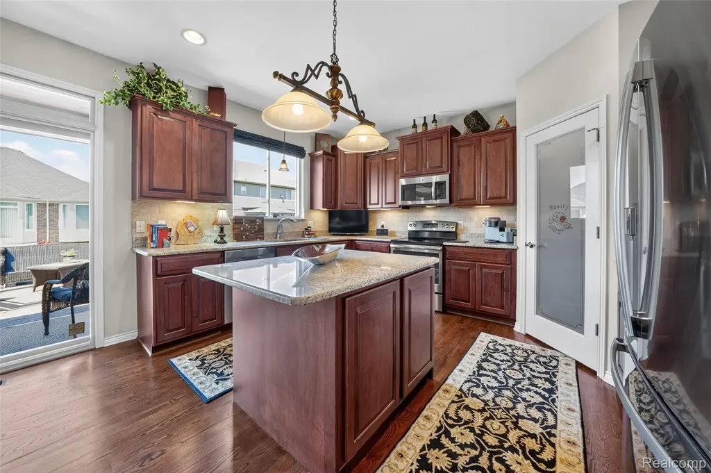 17785 Goldeneye Drive Clinton Charter Township MI 48038