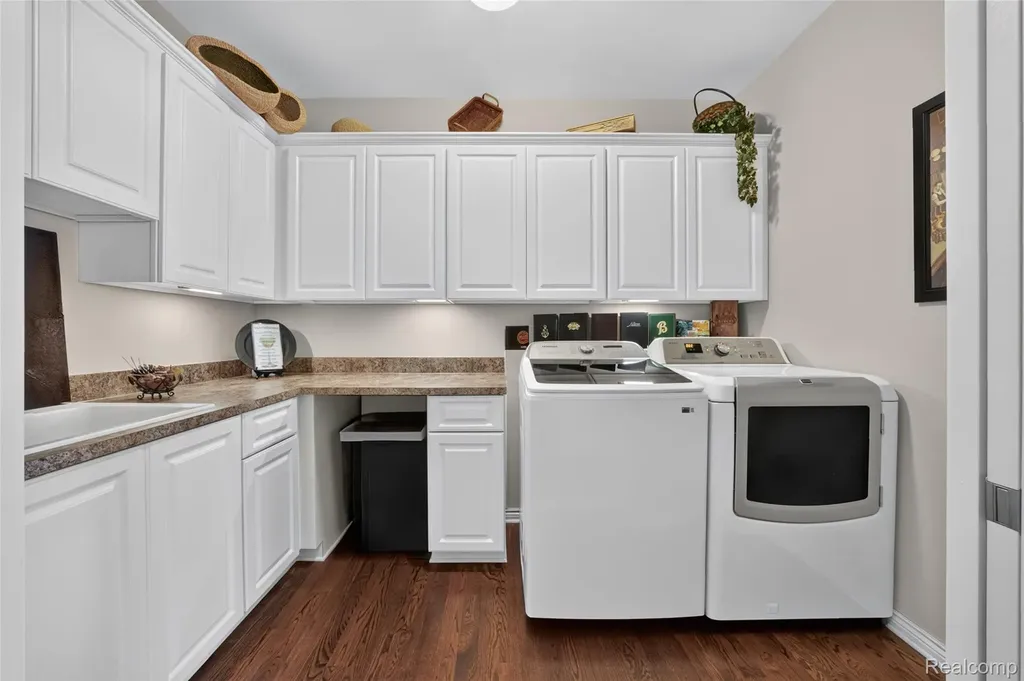 17785 Goldeneye Drive Clinton Charter Township MI 48038