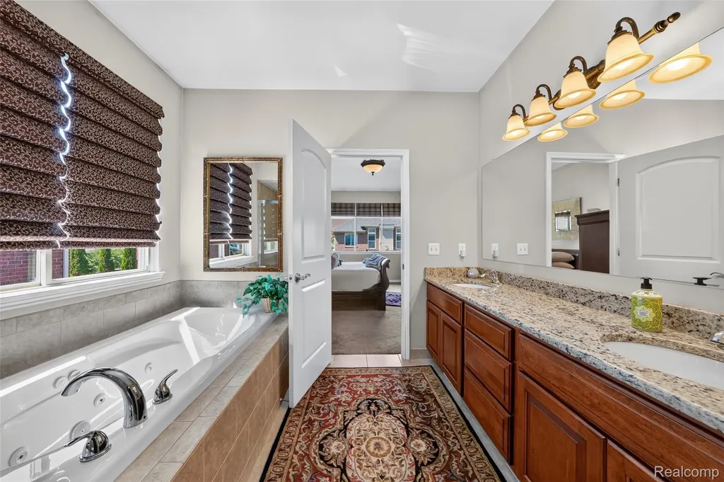 17785 Goldeneye Drive Clinton Charter Township MI 48038