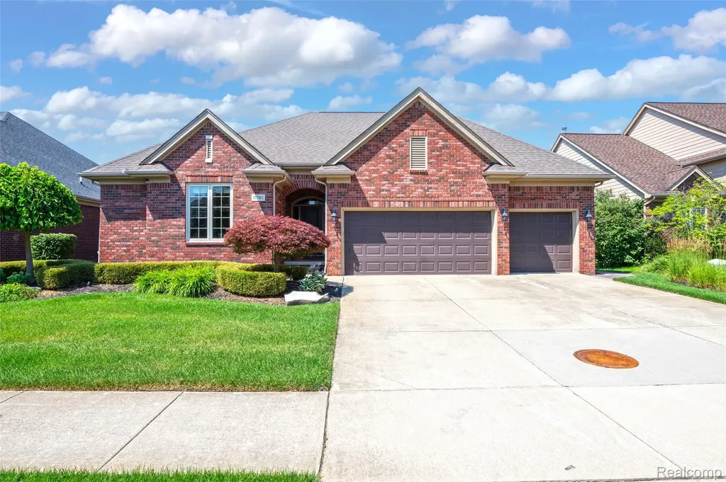 17785 Goldeneye Drive Clinton Charter Township MI 48038