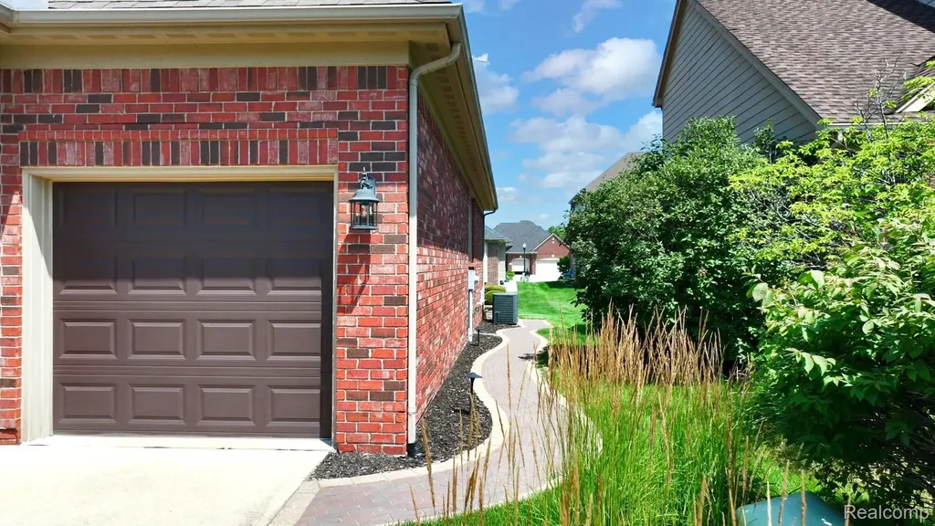 17785 Goldeneye Drive Clinton Charter Township MI 48038