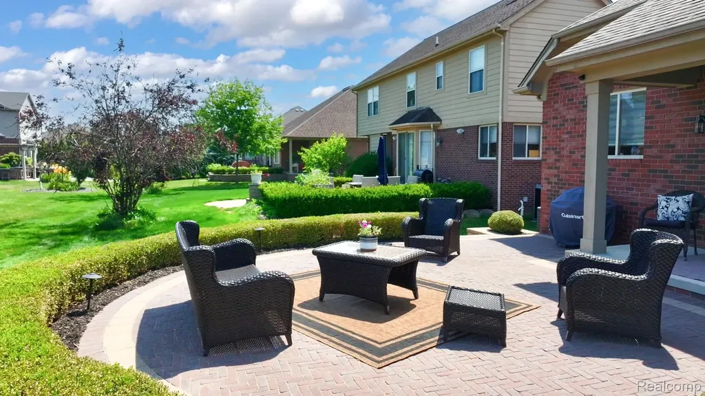 17785 Goldeneye Drive Clinton Charter Township MI 48038