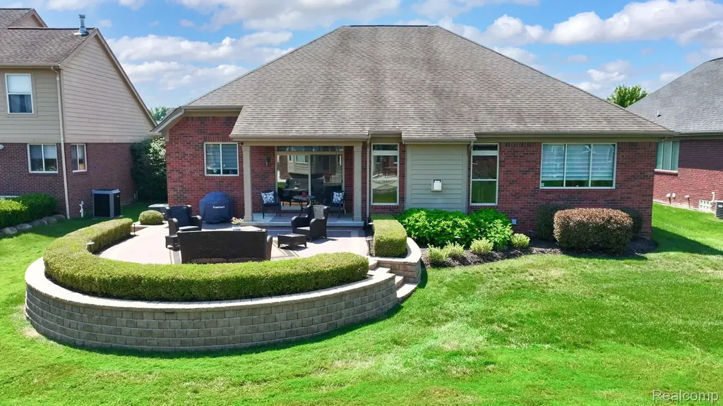 17785 Goldeneye Drive Clinton Charter Township MI 48038