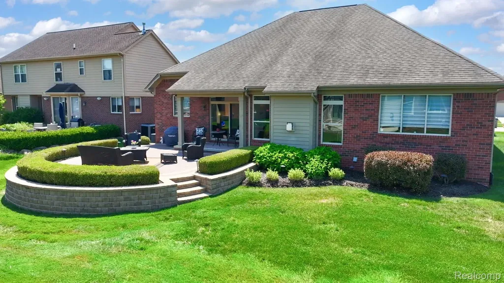 17785 Goldeneye Drive Clinton Charter Township MI 48038