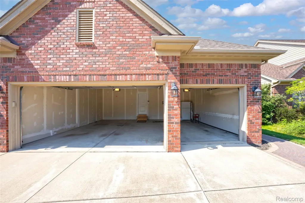 17785 Goldeneye Drive Clinton Charter Township MI 48038