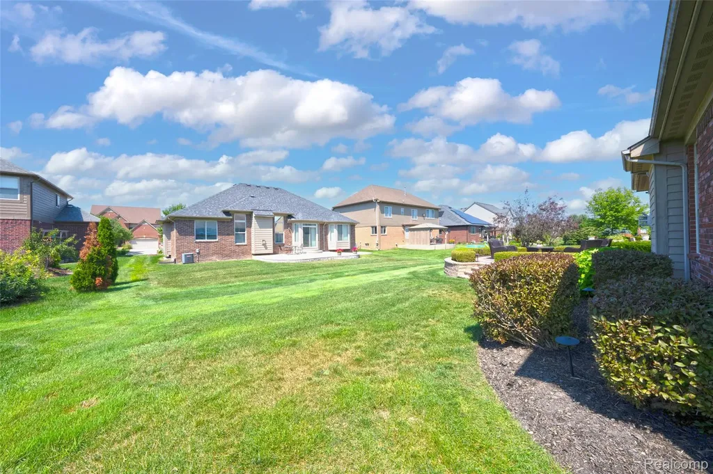 17785 Goldeneye Drive Clinton Charter Township MI 48038