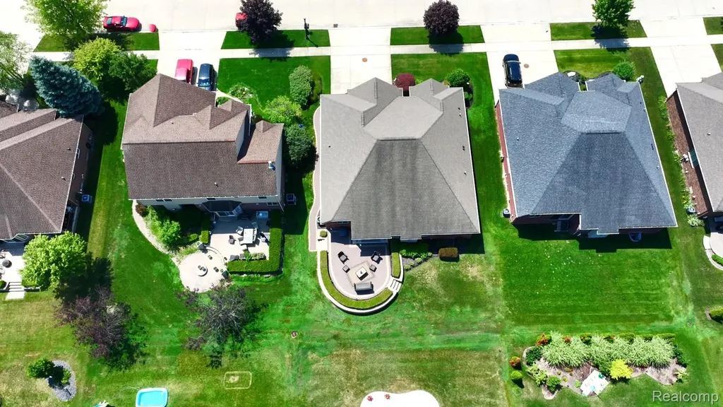 17785 Goldeneye Drive Clinton Charter Township MI 48038