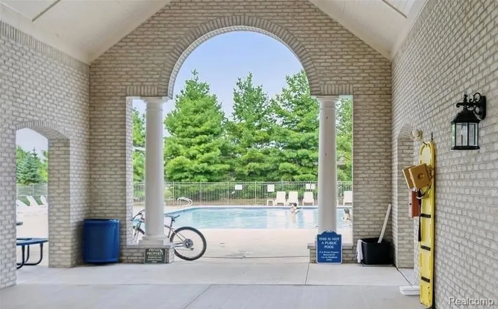 17785 Goldeneye Drive Clinton Charter Township MI 48038