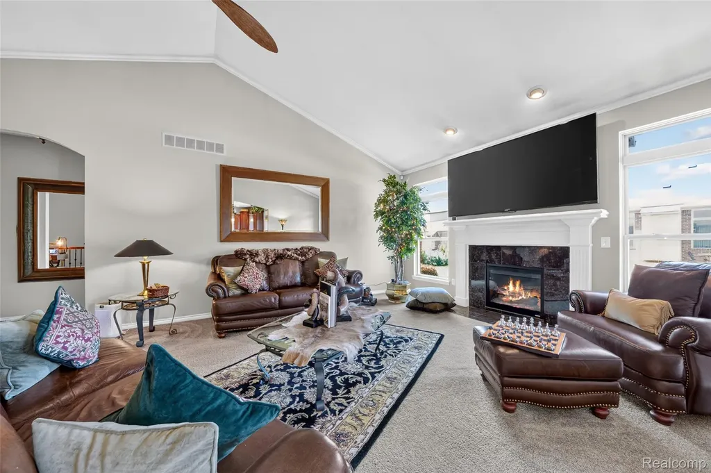 17785 Goldeneye Drive Clinton Charter Township MI 48038