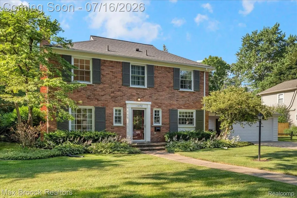 1292 Yorkshire Road Birmingham City MI 48009