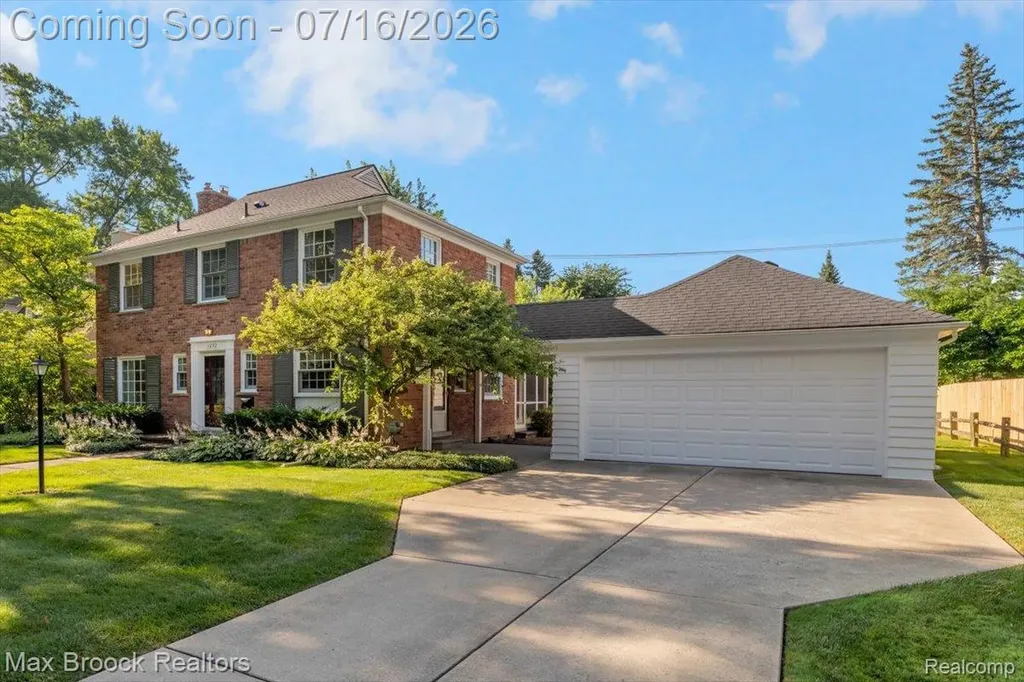 1292 Yorkshire Road Birmingham City MI 48009