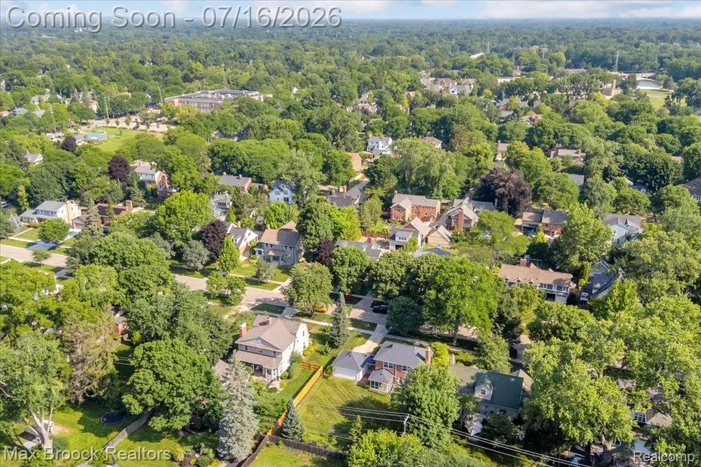 1292 Yorkshire Road Birmingham City MI 48009