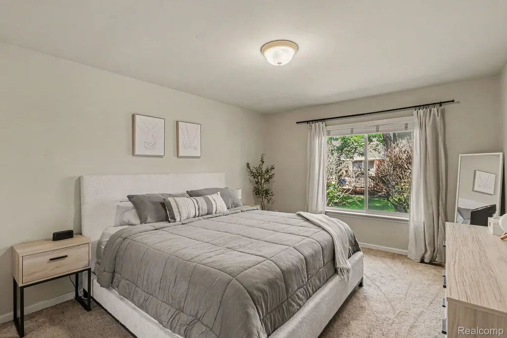 521 Macwilliams Lane Royal Oak City MI 48067