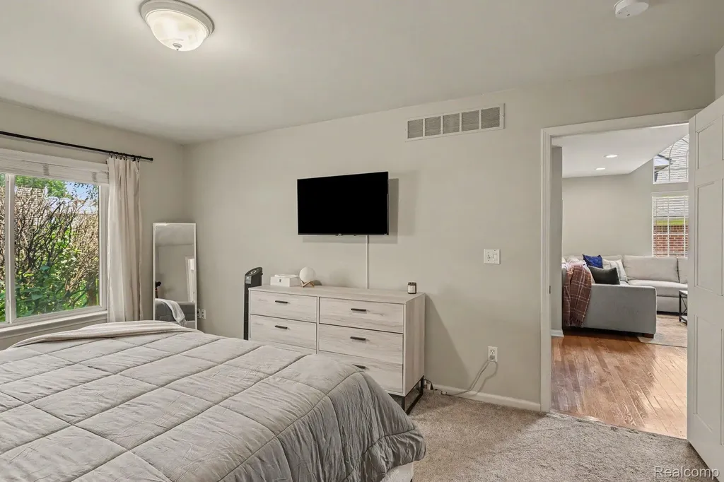 521 Macwilliams Lane Royal Oak City MI 48067
