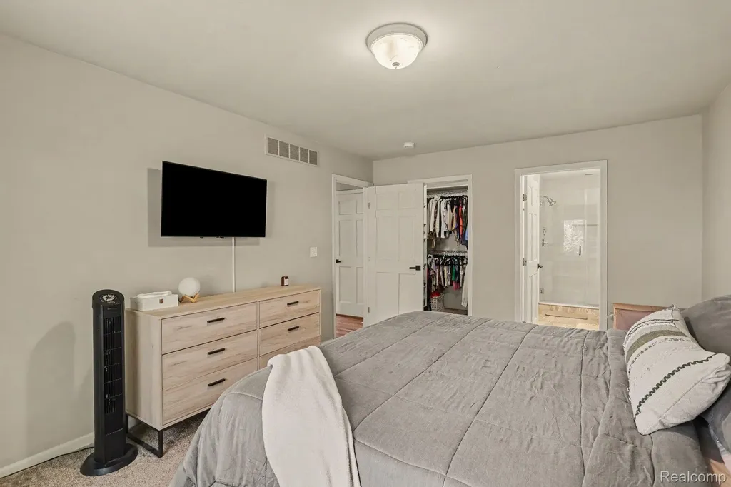 521 Macwilliams Lane Royal Oak City MI 48067