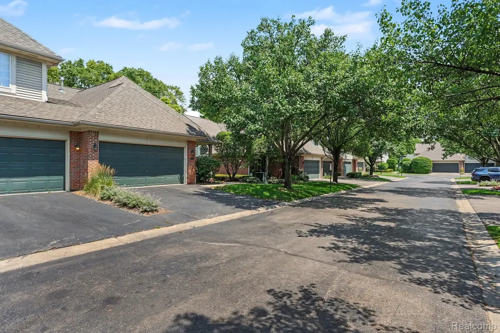 521 Macwilliams Lane Royal Oak City MI 48067