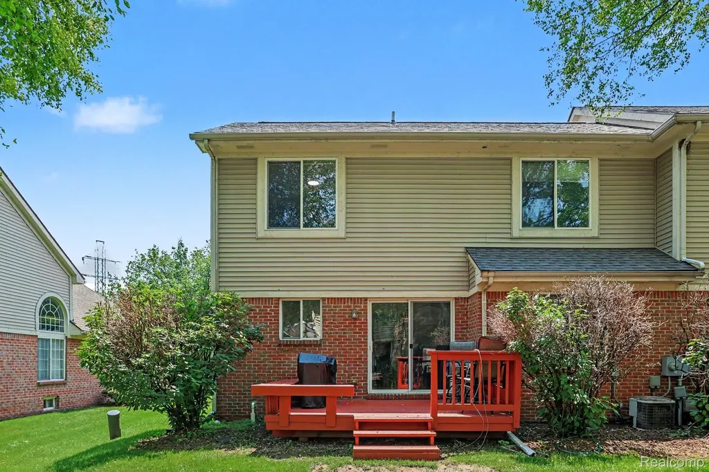 521 Macwilliams Lane Royal Oak City MI 48067